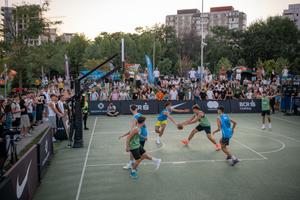 400 de jucători la competiția de baschet 3x3 » Meciuri spectaculoase + show cu vedete în Parcul Liniei