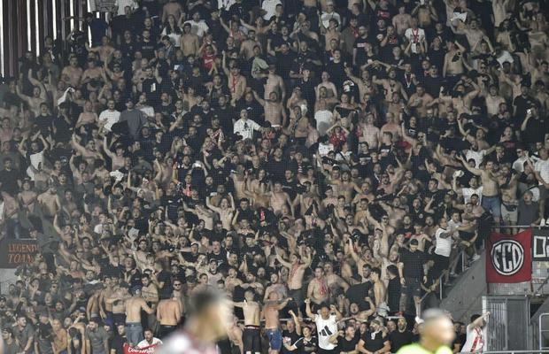 Jandarmeria a publicat imagini cu incidentele de la Rapid - Dinamo: „Cercetat pentru săvârșirea a două infracțiuni de ultraj”