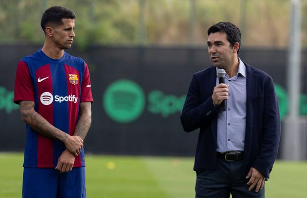 Joao Cancelo s-a întors la Barcelona: „I-am spus clar lui Deco că ori vin acum, ori rămân acolo un an pe bară!”