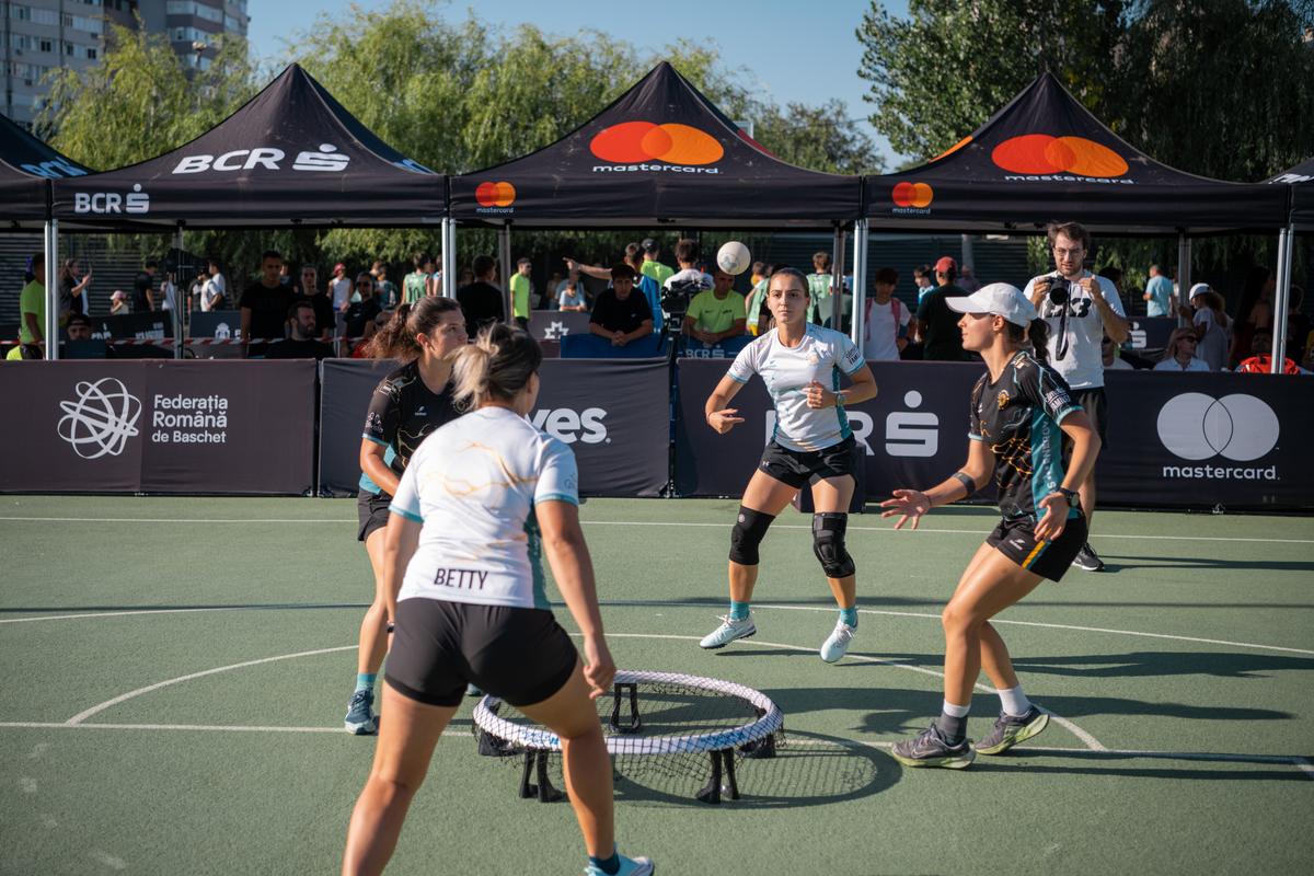 400 de jucători la competiția de baschet 3x3 » Meciuri spectaculoase + show cu vedete în Parcul Liniei