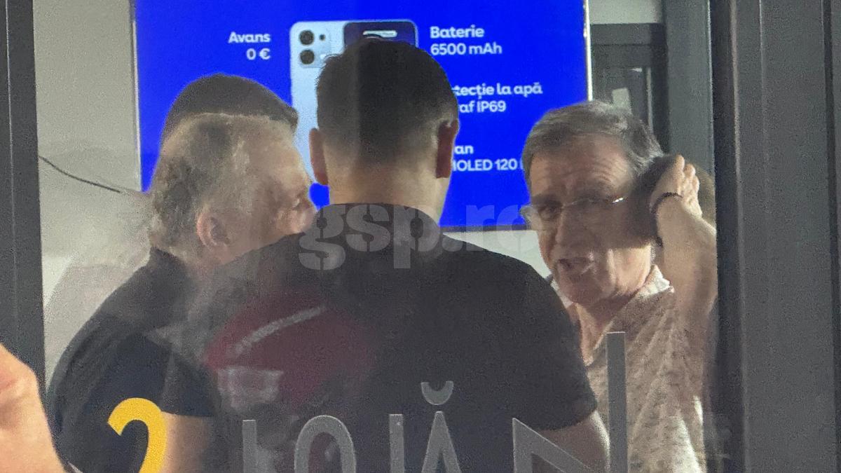 Edi Iordănescu, Gică Hagi și Dan Petrescu, prezenți pe „Arcul de Triumf” la FCSB - Botoșani / Foto: Ionuț Iordache GSP