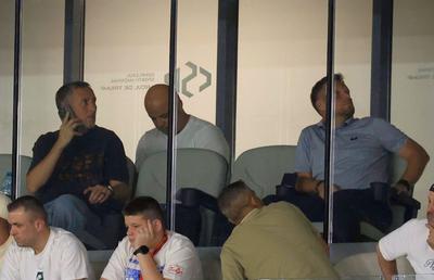 Imagini uluitoare surprinse de fotoreporterul GSP » Cum a făcut Gigi Becali schimbările la pauză: Mihai Stoica a stat 10 minute la telefon!