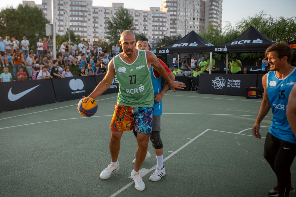 400 de jucători la competiția de baschet 3x3 » Meciuri spectaculoase + show cu vedete în Parcul Liniei