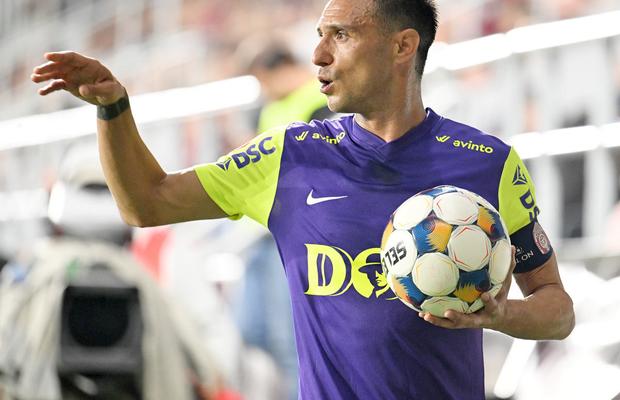 600 de meciuri la CFR Cluj! Mario Camora a atins o performanță extraordinară în meciul de la Arad