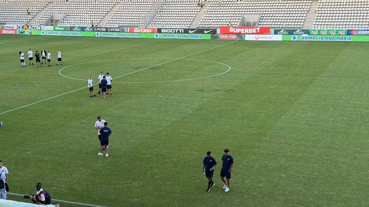 Risc de accidentări! Gazonul de pe „Arcul de Triumf” arată groaznic, înainte de FCSB - FC Botoșani