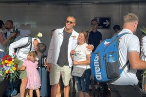 David Popovici s-a întors în România » Ce spune după Campionatele Europene de înot de la Paris