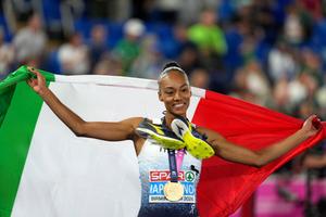 Noua stea a săriturii în lungime are mamă celebră, e studentă la Drept, iar în copilărie voia să fie președintele SUA și să ajungă în spațiu