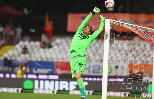 Dinamo a mai primit o veste-șoc: portarul Riccardo Piscitelli nu vede bine!