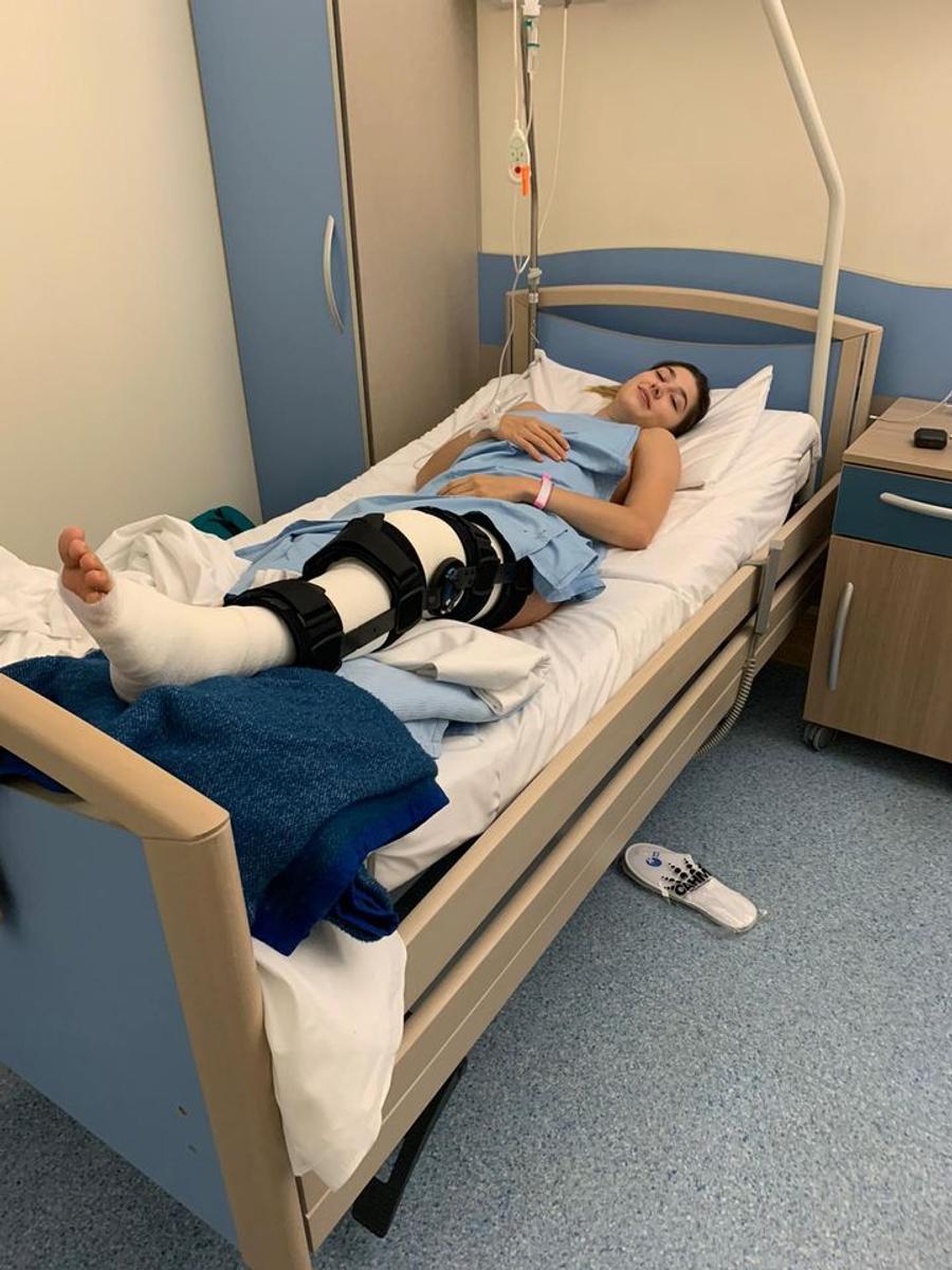 Denisa Vâlcan imediat după operația de ligamente FOTO CSM București Două absențe la CSM București pentru meciul cu Esbjerg!