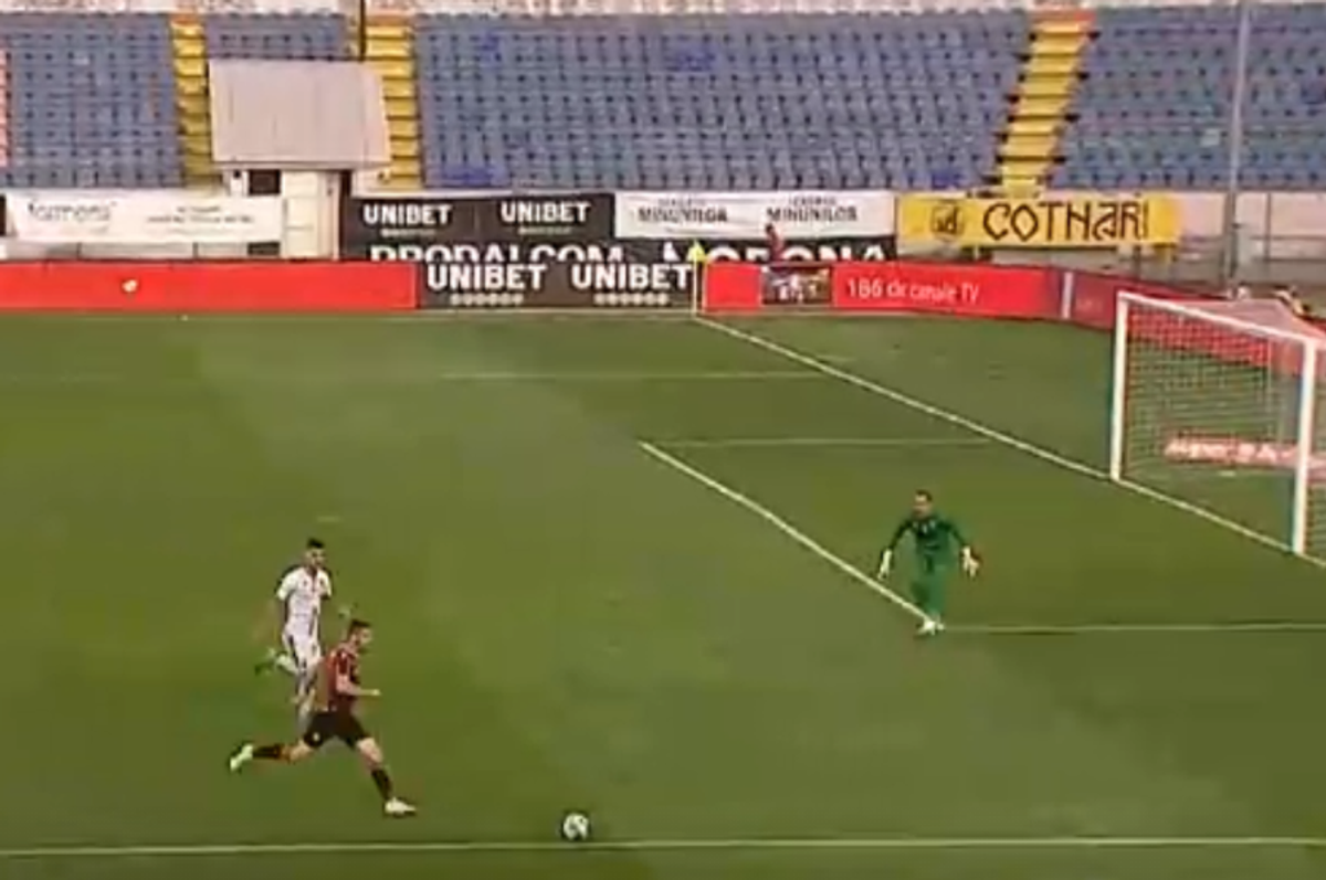FC Botoșani - Shkendija. FOTO Start de coșmar pentru moldoveni! Încă o eroare comisă de portarul Eduard Pap, după golul de la peste 50 de metri încasat cu Dinamo