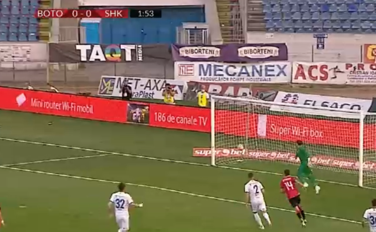 FC Botoșani - Shkendija. FOTO Start de coșmar pentru moldoveni! Încă o eroare comisă de portarul Eduard Pap, după golul de la peste 50 de metri încasat cu Dinamo