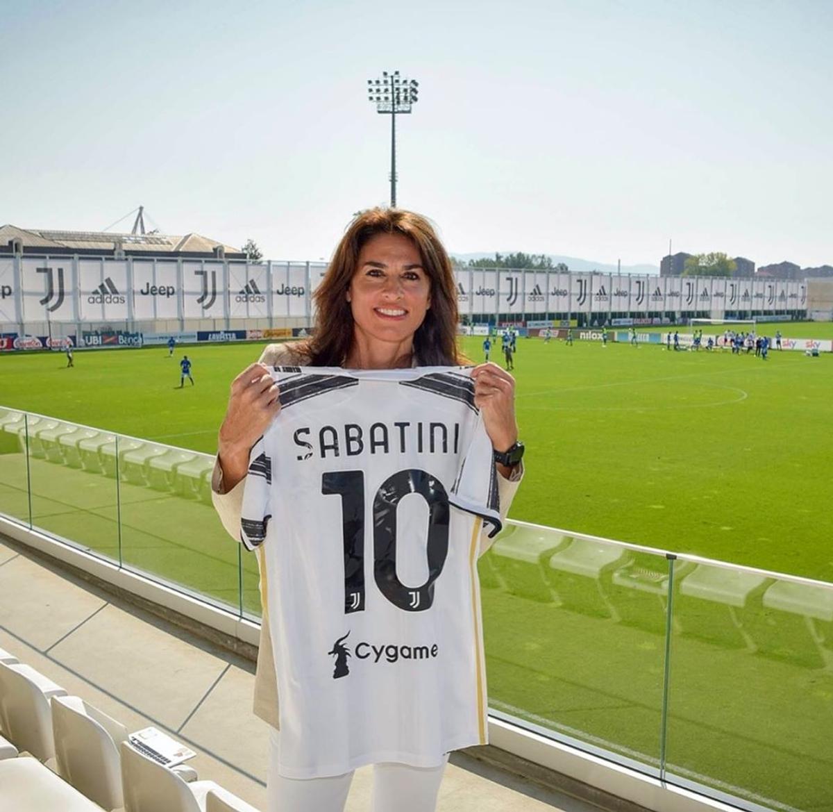 FOTO WOW Cum arată în prezent Gabriela Sabatini, sex-simbolul anilor '90: e fană Juventus
