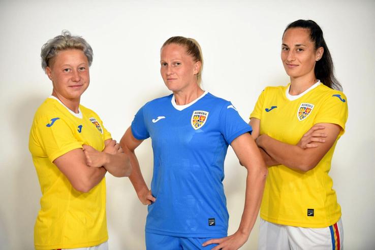Naționala feminină de fotbal a României își va inaugura astăzi, în meciul contra Croației, noul echipament de joc / Sursă foto: frf.ro