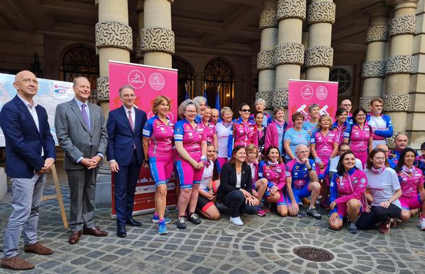 4.000 de kilometri pe bicicletă, între Paris și București, împotriva cancerului mamar: „Nu poți schimba lucrurile decât prin forța propriului tău exemplu”