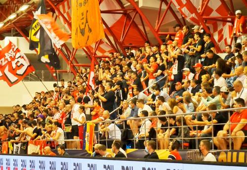Dinamo a revenit cu o victorie entuziasmantă în grupele Ligii Campionilor la handbal masculin, 32-28 contra lui Vive Kielce. Xavi Pascual încearcă în continuare să întărească lotul. Ținta este Eduardo Gurbindo (33 de ani).