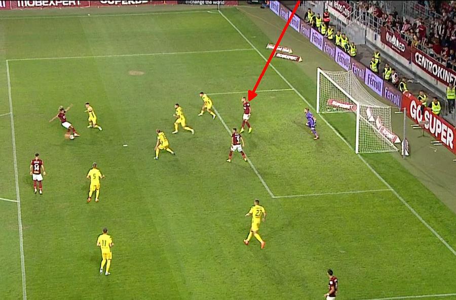 Poziția pentru care Dugandzic a fost sancționat cu ofsaid / FOTO: Captură TV @Orange Sport 1 Fază la limită în Rapid - CS Mioveni! De ce a anulat Horia Mladinovici golul lui Papeau