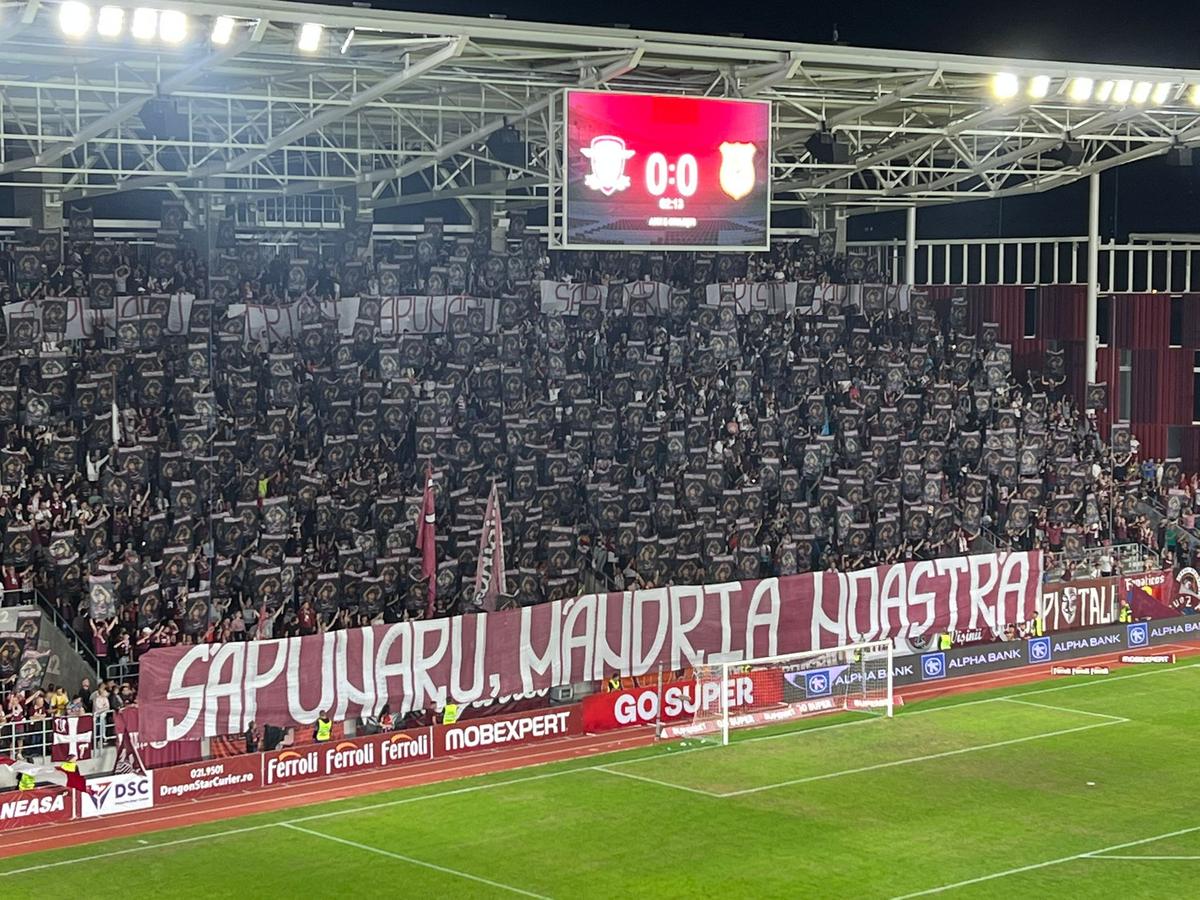 Scenografie specială la Rapid - CS Mioveni: „Săpunaru, mândria noastră”