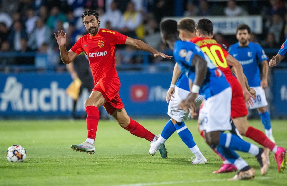 Și Adrian Ilie contestă penalty-ul primit de FCSB: „Contact există, dar îl calci pe unghie și cade?!”