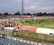 Primul buldozer a intrat duminică seara pe „bătrânul” stadion „Nicolae Dobrin” din Pitești,
