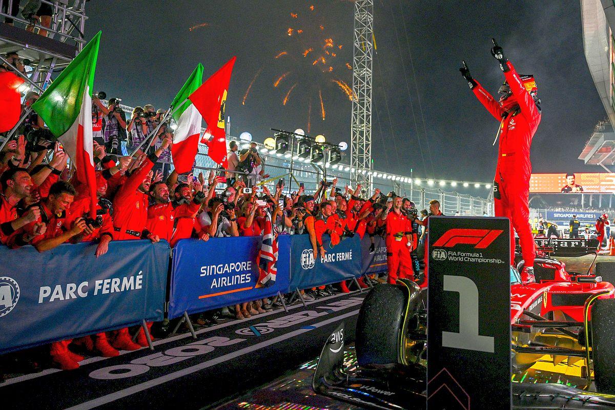 Carlos Sainz, victorie în Marele Premiu de Formula 1 din Singapore după o cursă perfectă! Norris și Hamilton, pe podium
