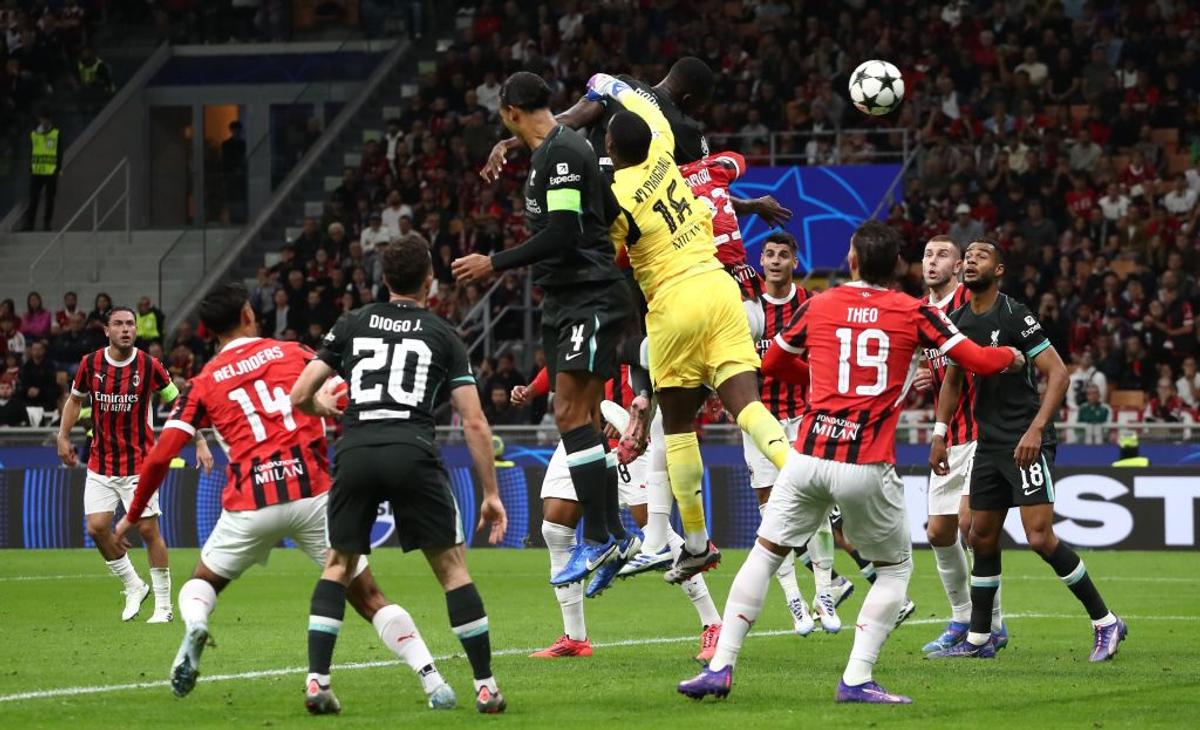 Protest în prima seară cu noul format de Liga Campionilor: „Du-te dracului, UEFA!”