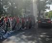 Ultima oară pe „Dinamo”: tur de onoare cu sicriul lui Gigi Mulțescu » Imagini tulburătoare: fostul lider din anii '80, venit în baston, a izbucnit în lacrimi