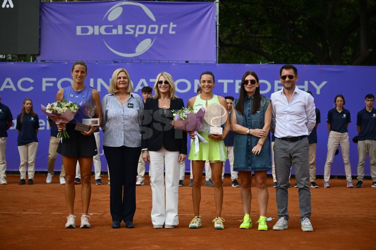 Îmbrăcată în Prada, cu ochelari Cartier » Cât costă ținuta purtată de Simona Halep la Țiriac Foundation Trophy 2024