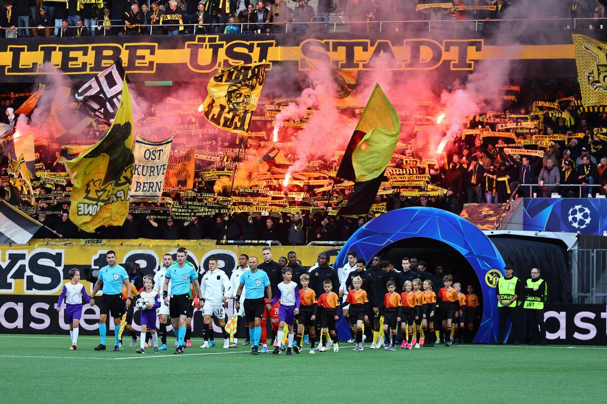 Protest în prima seară cu noul format de Liga Campionilor: „Du-te dracului, UEFA!”
