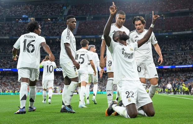Real Madrid - Stuttgart 3-1 » Chin blanco la start! Courtois și pedigriul european o scapă pe Real Madrid de rușine