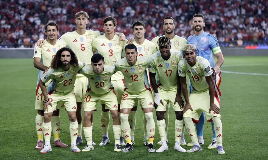 Selecționata pregătită de Luis de la Fuente a făcut instrucție cu Turcia (6-0), dar s-ar putea califica degeaba la CM 2026 / Foto: Imago Spania ar putea boicota Mondialul din SUA! » Guvernul amenință: „De ce pentru Rusia s-a putut, iar acum nu?”