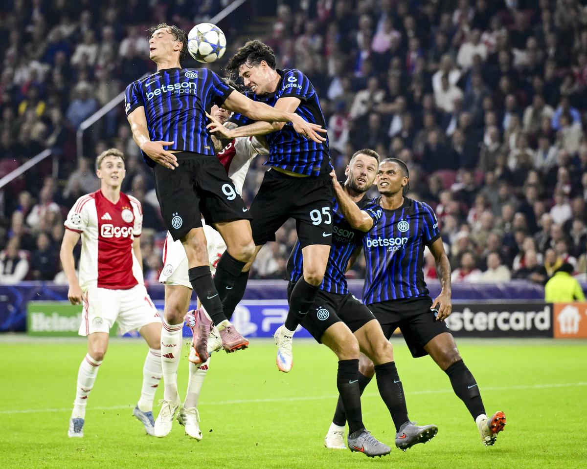 Ajax - Inter 0-2 » Thuram i-a oferit lui Cristi Chivu un debut fericit ca antrenor în Liga Campionilor