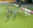 Ghinion! Vladislav Blănuță și-a dat autogol în Oleksandriya - Dinamo Kiev. FOTO: tribuna.com