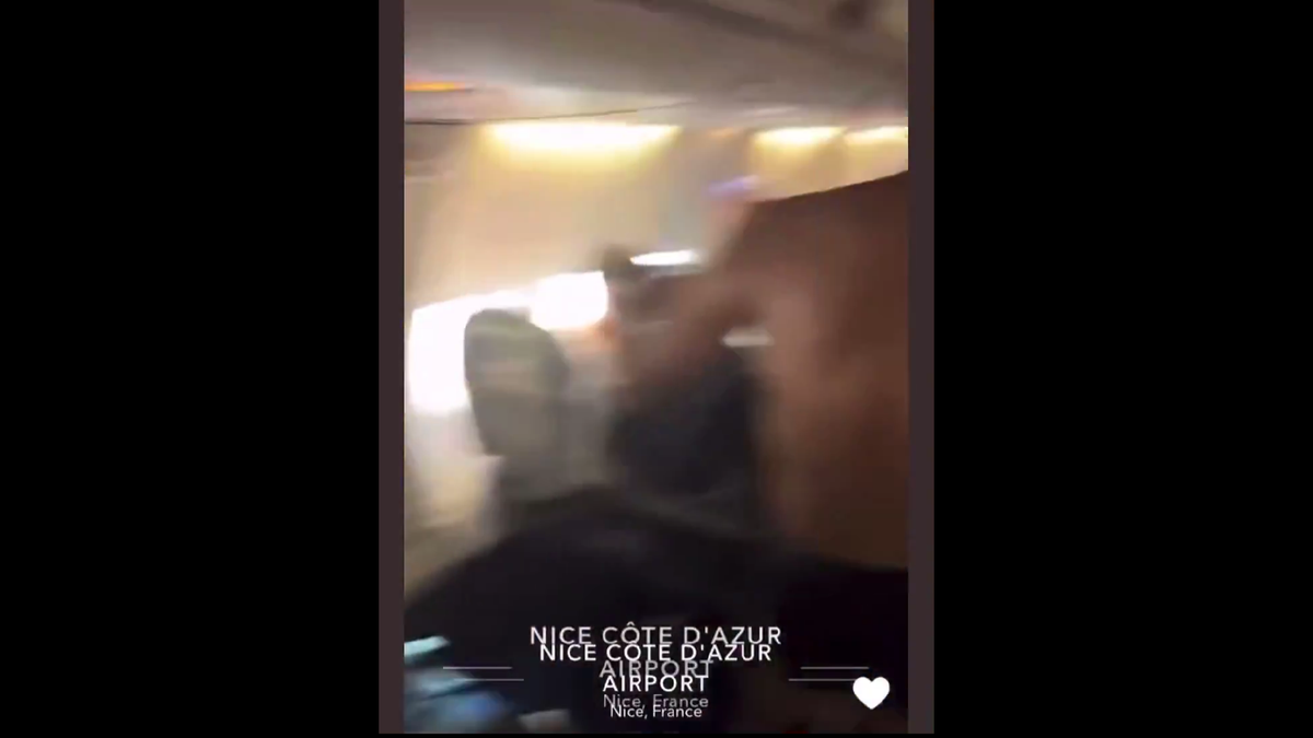 Fotbaliștii lui AS Monaco au rămas în chiloți în avion