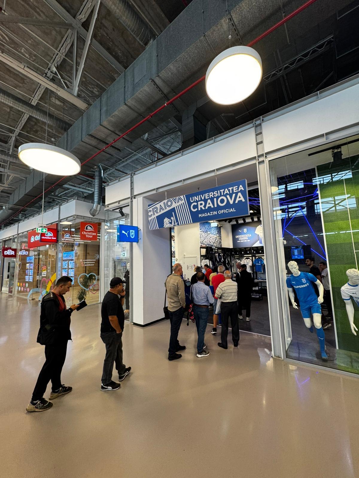 Coadă la casa de bilete a Craiovei