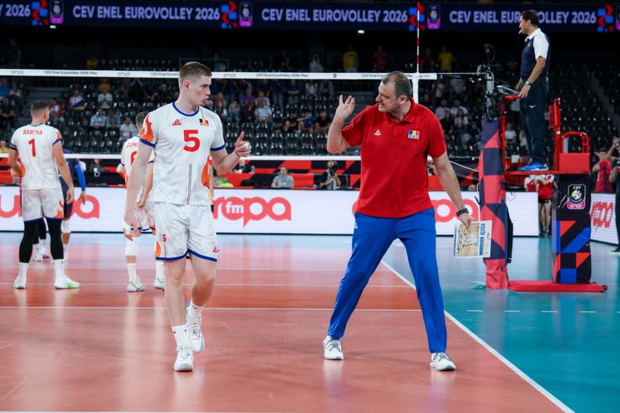 Sergiu Stancu, alături de David Runcan, mezinul naționalei/Foto: Florin Petean (CEV) Sergiu Stancu, după victoria superbă cu Franța: „Ne-am simțit iubiți. Vreau să fac o plecăciune în fața suporterilor de la Cluj”