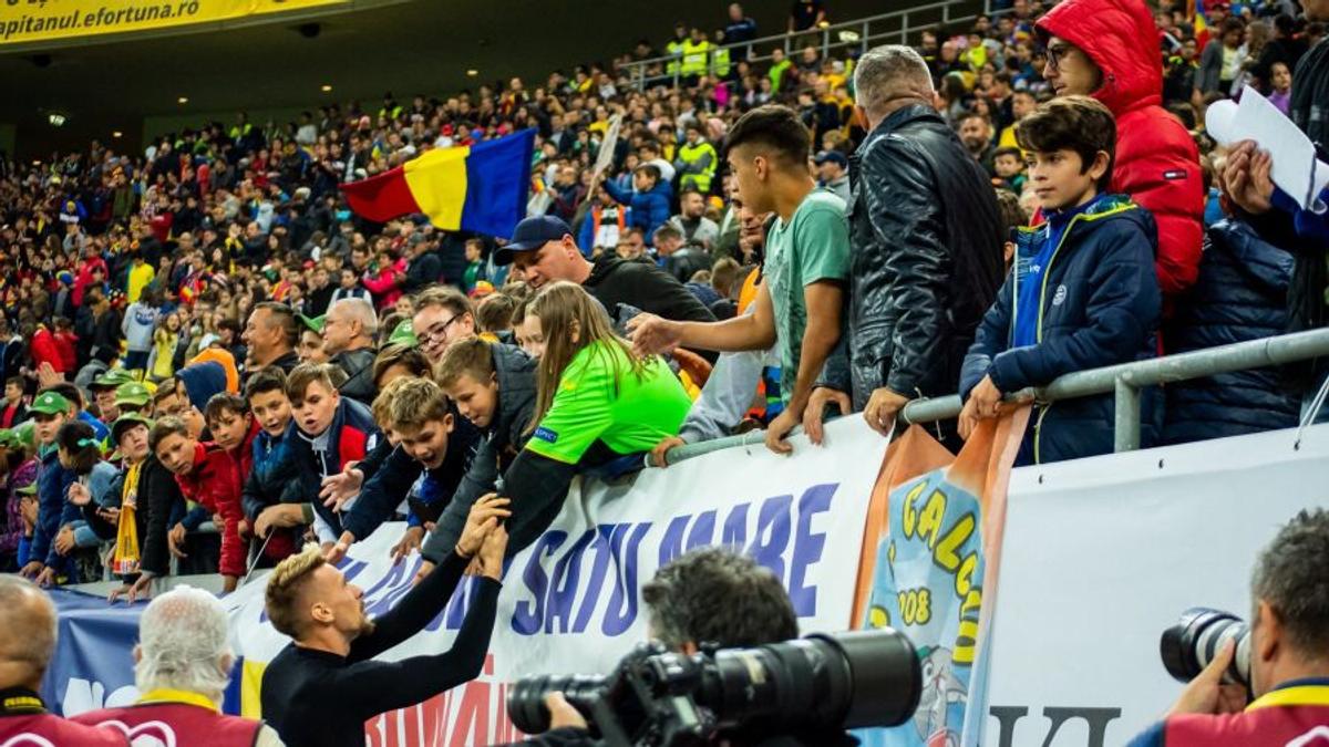 ROMÂNIA - NORVEGIA 1-1 // GALERIE FOTO Cel mai simpatic mesaj afișat de copii pe Arena Națională
