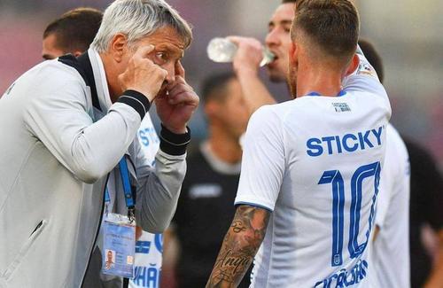 Chiar înaintea meciului cu Dinamo, de pe Național Arena, Cristiano Bergodi i-a avertizat pe suporterii Universității că seria de victorii consecutive s-ar putea frânge la un moment dat. Craiova e lider, cu 18 puncte din 18 posibile.