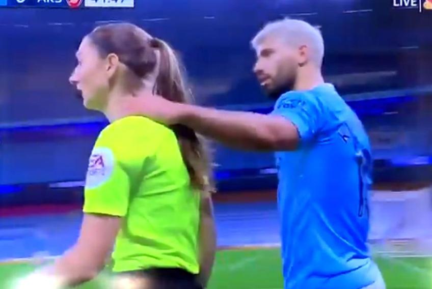 Gestul lui Sergio Aguero din Manchester City - Arsenal // foto: captură @ Twitter