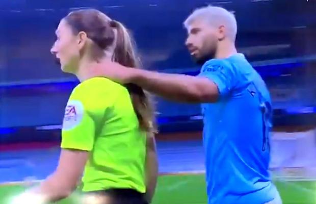 VIDEO Sergio Aguero a scandalizat lumea fotbalului! A luat arbitra de gât în Manchester City - Arsenal: „Ar trebui să fie interzis”