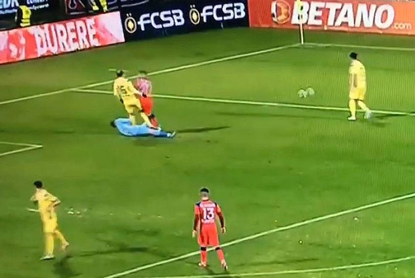 Faza la care FCSB a cerut penalty // FOTO: Captură DigiSport