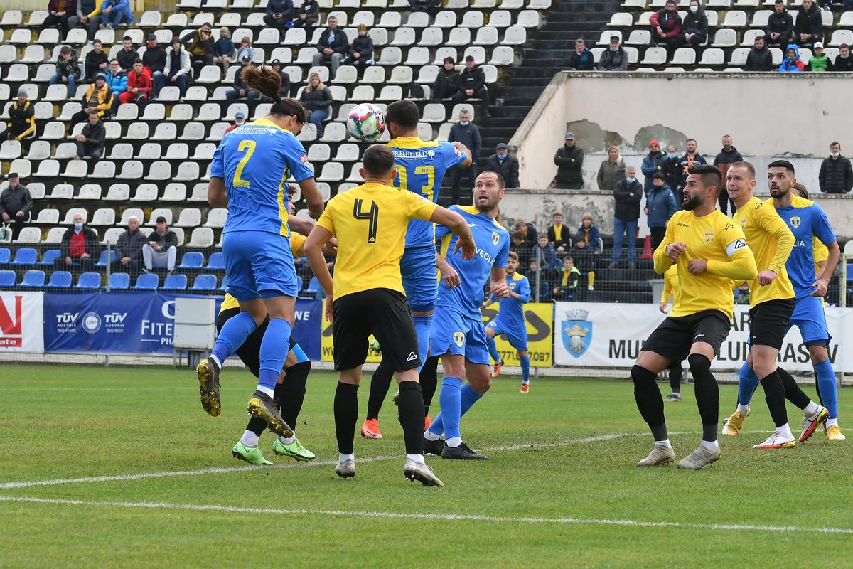 FC Brașov - Petrolul // FOTO: Bogdan Bălaș