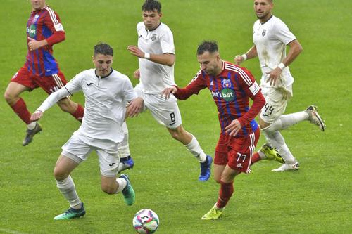 Bogdan Chipirliu (#77), în CSA Steaua - Astra // foto: Imago Images