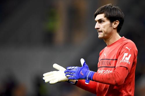 Ciprian Tătărușanu în AC Milan - Verona // foto: Imago Images