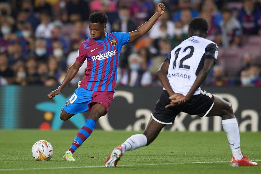 Barcelona și Valencia se întâlnesc ACUM, în runda cu numărul 9 din La Liga. Partida a început la ora 22:00, poate fi urmărită în format liveTEXT pe GSP.ro și în direct pe Telekom Sport 3, Digi Sport 3 și Look Sport.