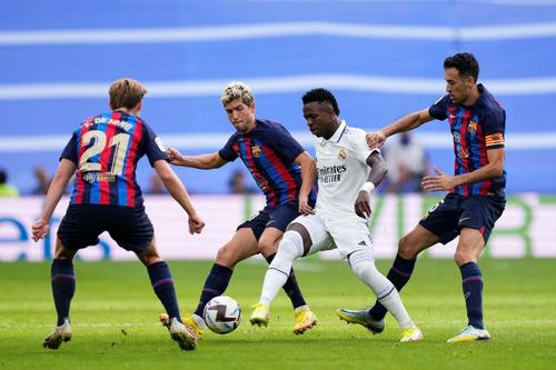 FC Barcelona a fost lovită și ea de „blestemul Drake”.
FOTO: Imago