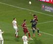 Momentul de panică din CFR Cluj - Sepsi, taxat în direct pe transmisiune: „Jucătorii ăștia n-au și ei părinți acasă?!”