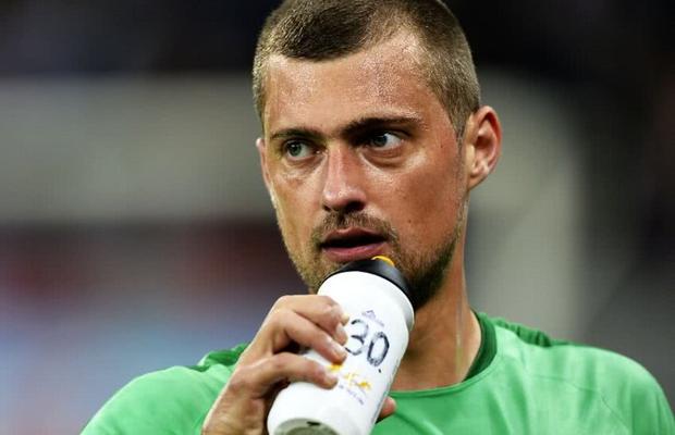 L-au convins pe Tamaș? » Fundașul central a fost prezent la antrenamentele unei echipe de Liga 2