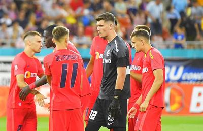Doi jucători de la FCSB s-au certat pe teren, în timpul partidei cu UTA