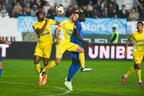 6 dintre cele 17 goluri încasate de Petrolul în actuala stagiune de Liga 1 au venit după minutul 90. Astfel, trupa de pe „Ilie Oană” a pierdut 4 puncte în prelungirile meciurilor.