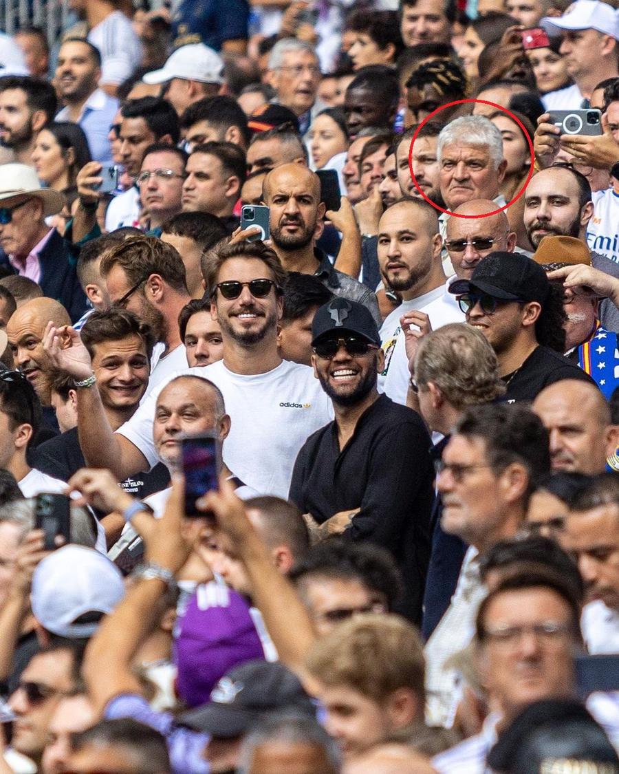 Surpriză în postarea lui Dani Alves de pe Instagram: a văzut Real Madrid - Barcelona din mijlocul fanilor madrileni, alături de un antrenor român!
